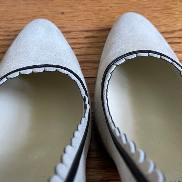 Limited Edition Salvatore Ferragamo White and Black Trim Pumps, Size 39 EU - Picture 12 of 16